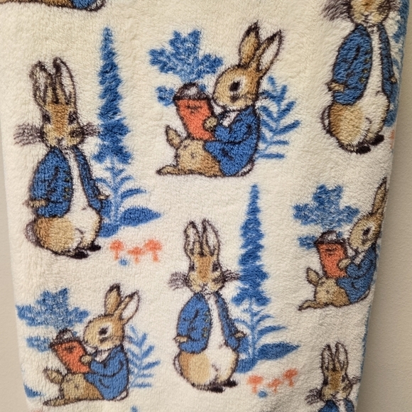 Peter Rabbit Decorative Throw Blanket - Picture 3 of 5